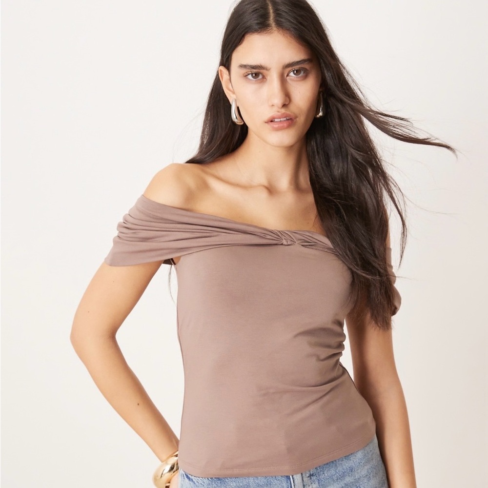 Abercrombie - Off-The-Shoulder Twist Top